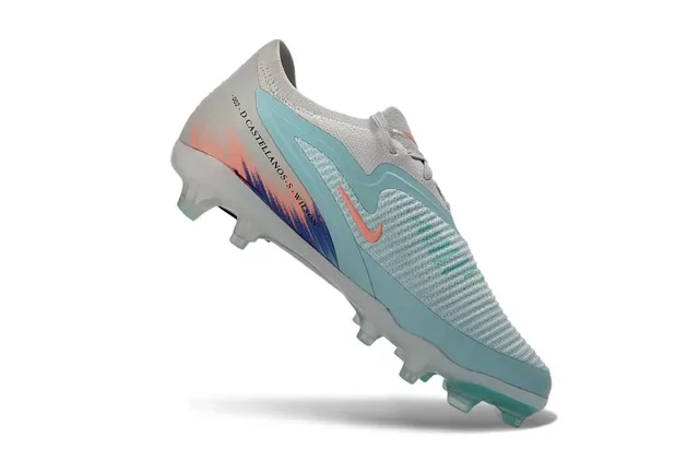 Nike Chaussures de Football Bleu Blanc Low-Cut Upper Maille Translucide TPU Cage Talon Terrain Ferme 3
