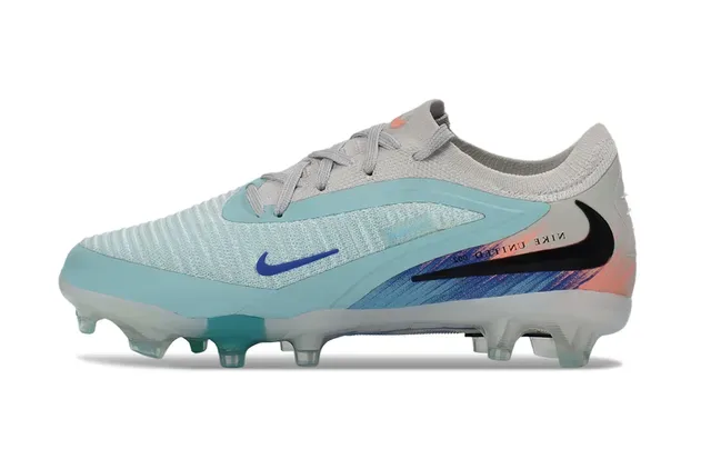 Nike Chaussures de Football Bleu Blanc Low-Cut Upper Maille Translucide TPU Cage Talon Terrain Ferme 6