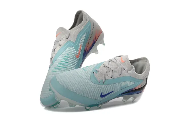 Nike Chaussures de Football Bleu Blanc Low-Cut Upper Maille Translucide TPU Cage Talon Terrain Ferme 7