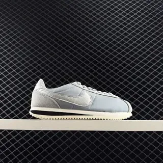 Nike Classic Cortez हल्का ग्रे लाइफस्टाइल स्नीकर्स