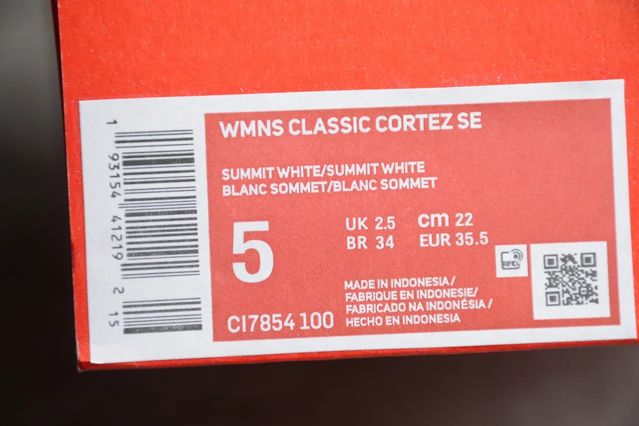 Nike Cortez sneakers lifestyle blancs roses verts motif 7