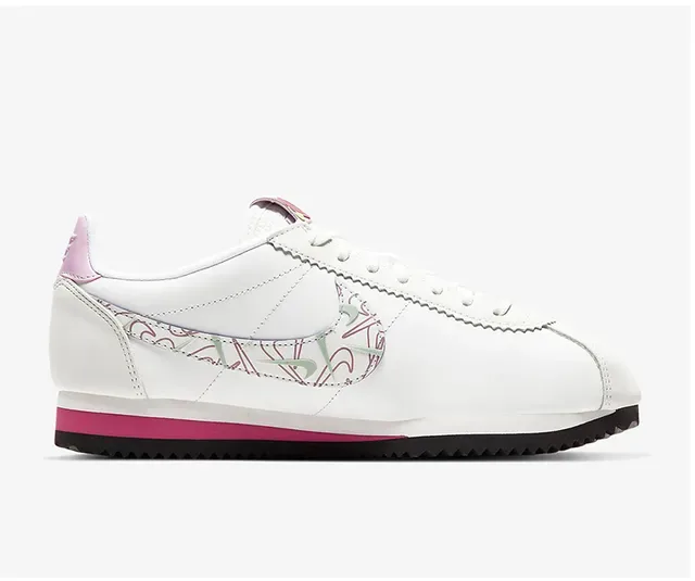Nike Cortez sneakers lifestyle blancs roses verts motif 22