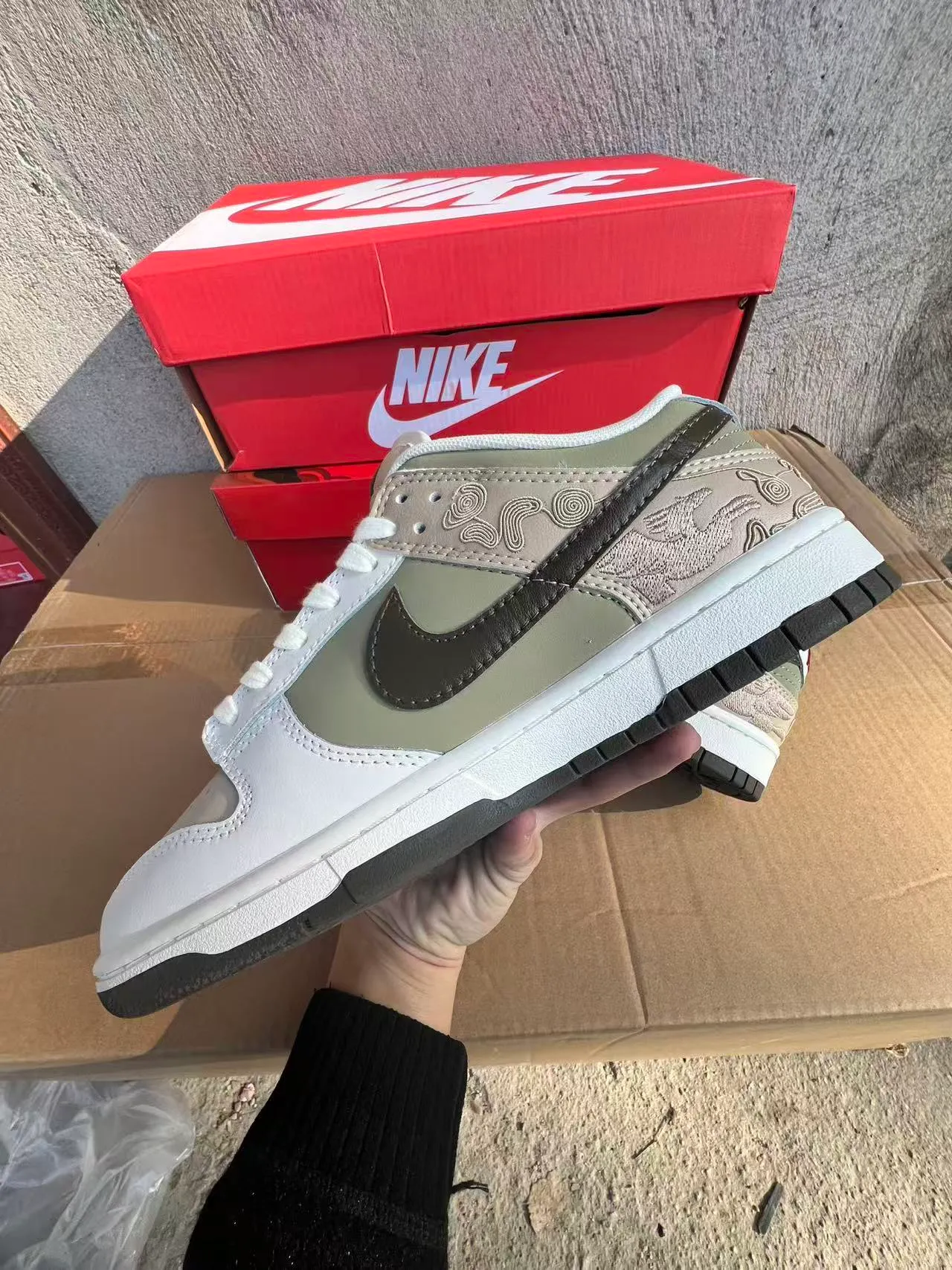 Nike Dunk Low Olive Beige Embroidered Wave Motif Lifestyle Sneakers 5
