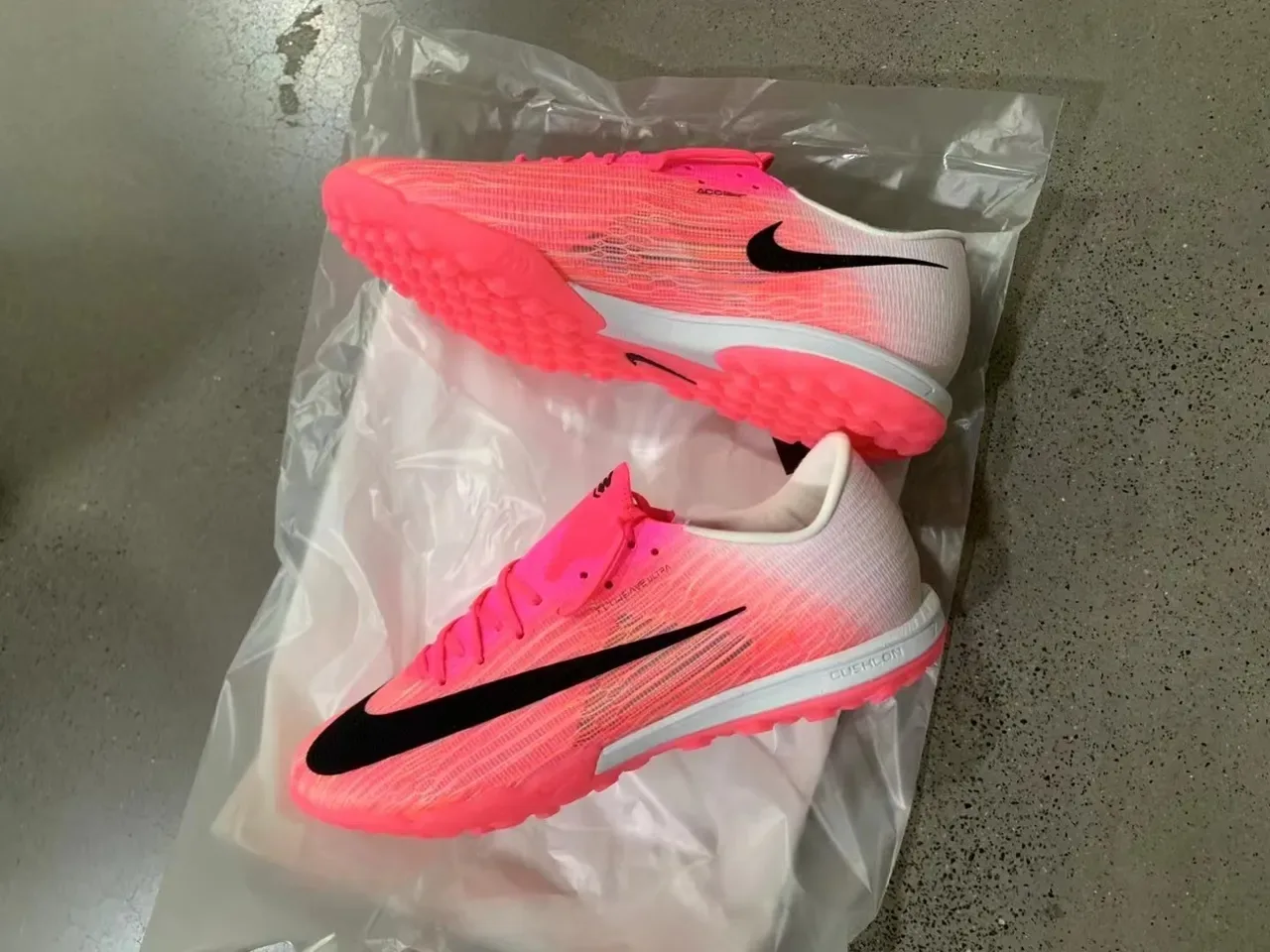 Nike Flyleage Ultra Gradient Pink White Turf Chaussures de Football 3