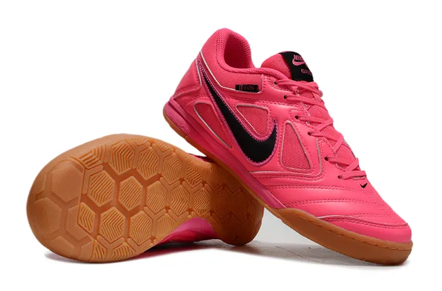 Nike GATO Chaussures de soccer indoor rose et noir 5