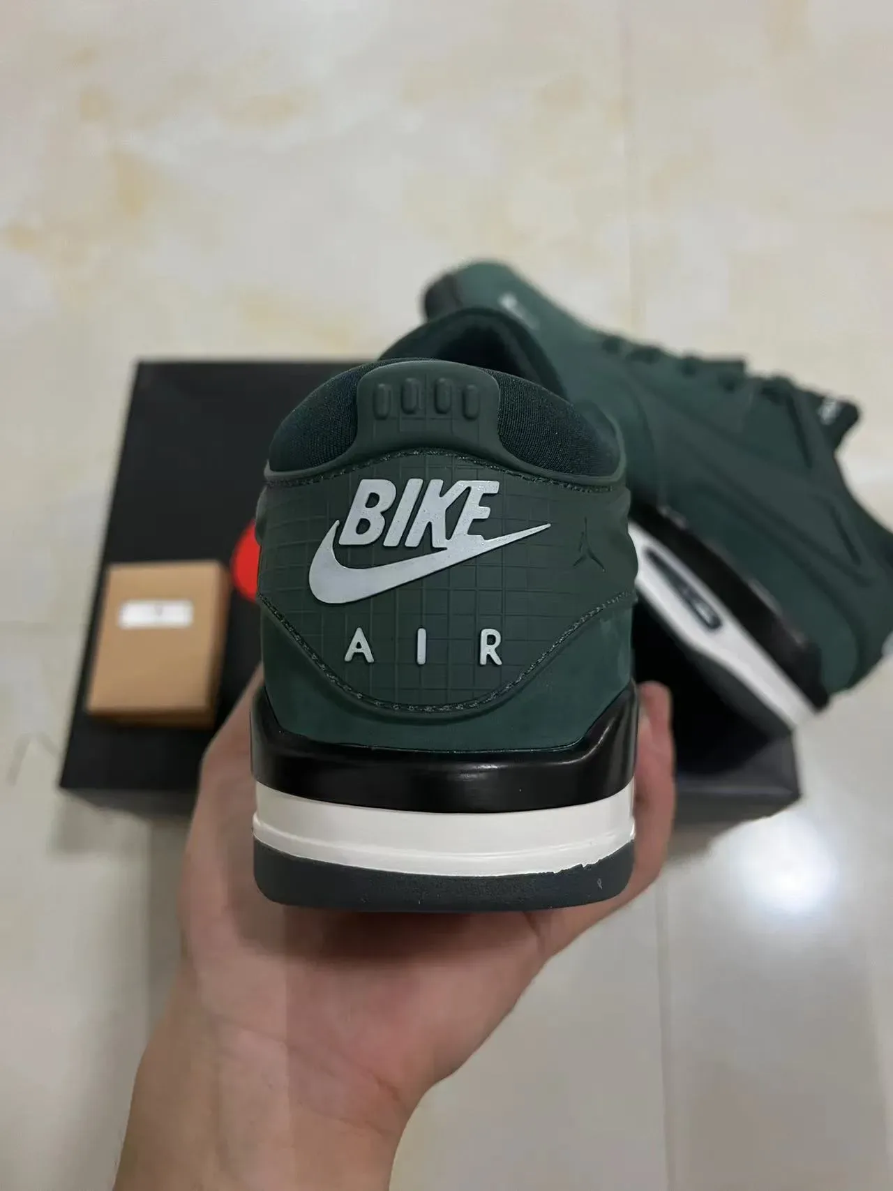 Nike Green Black Dark Suede And Synthetic Upper Sculpted Midsole Lifestyle Sneakers 8