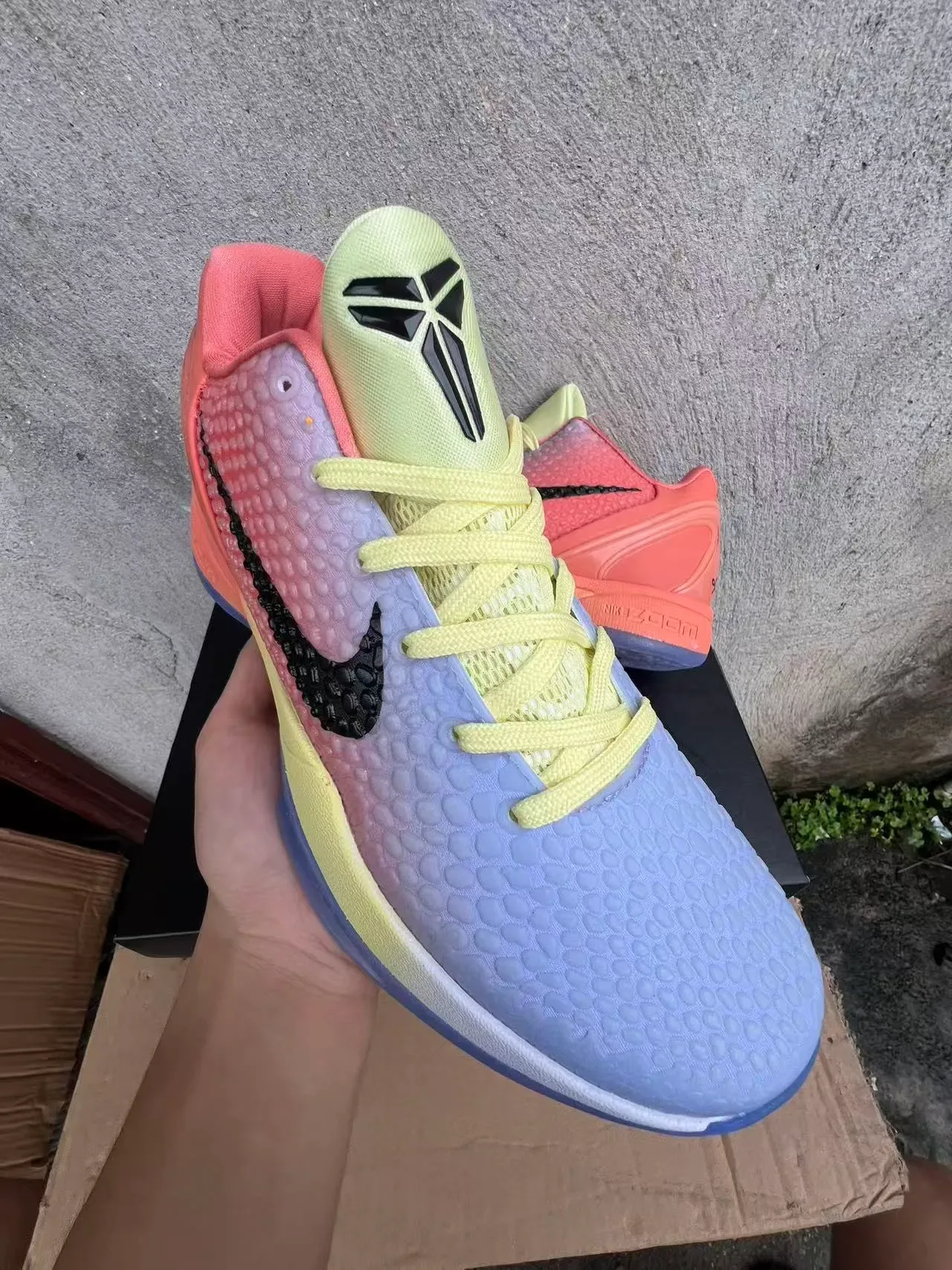 Nike Kobe Multicolor Gradient Textured Upper Low-Top Silhouette Basketball Shoes 2