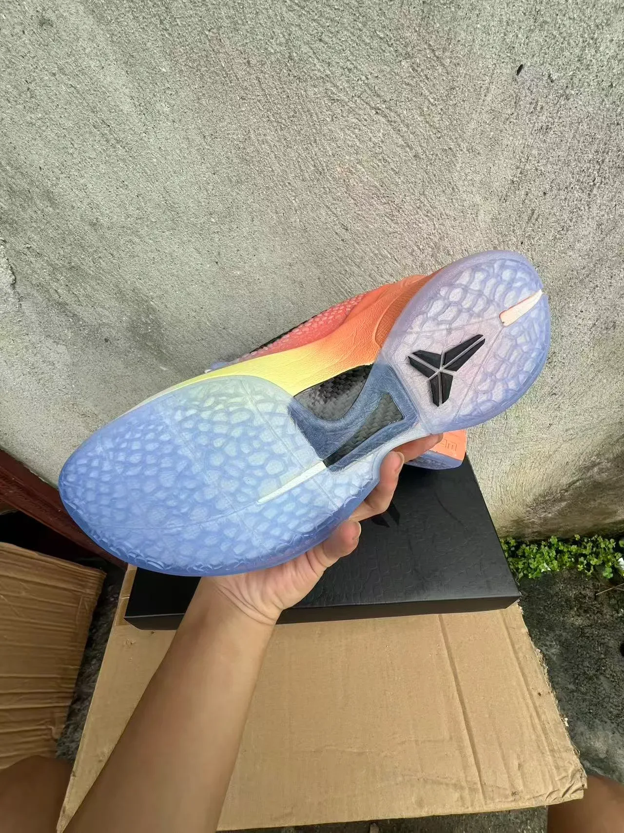 Nike Kobe Multicolor Gradient Textured Upper Low-Top Silhouette Basketball Shoes 6