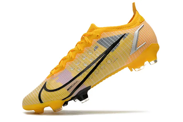 Nike Mercurial Vapor وردي وذهبي أحذية كرة القدم للأرض الصلبة 11