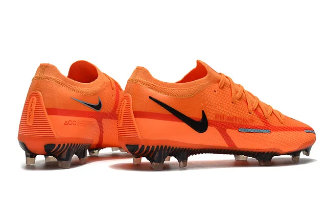 Nike Chaussures de football à empeigne tricotée orange et noir, col avec ajustement dynamique et sol ferme 14