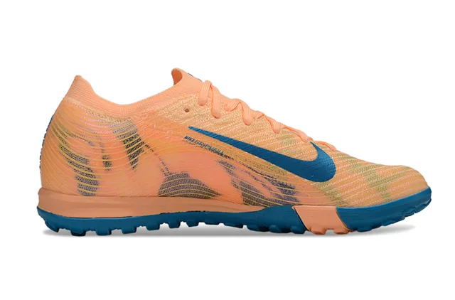 Nike Chaussures de football upper en knit orange et bleu semelle turf 5