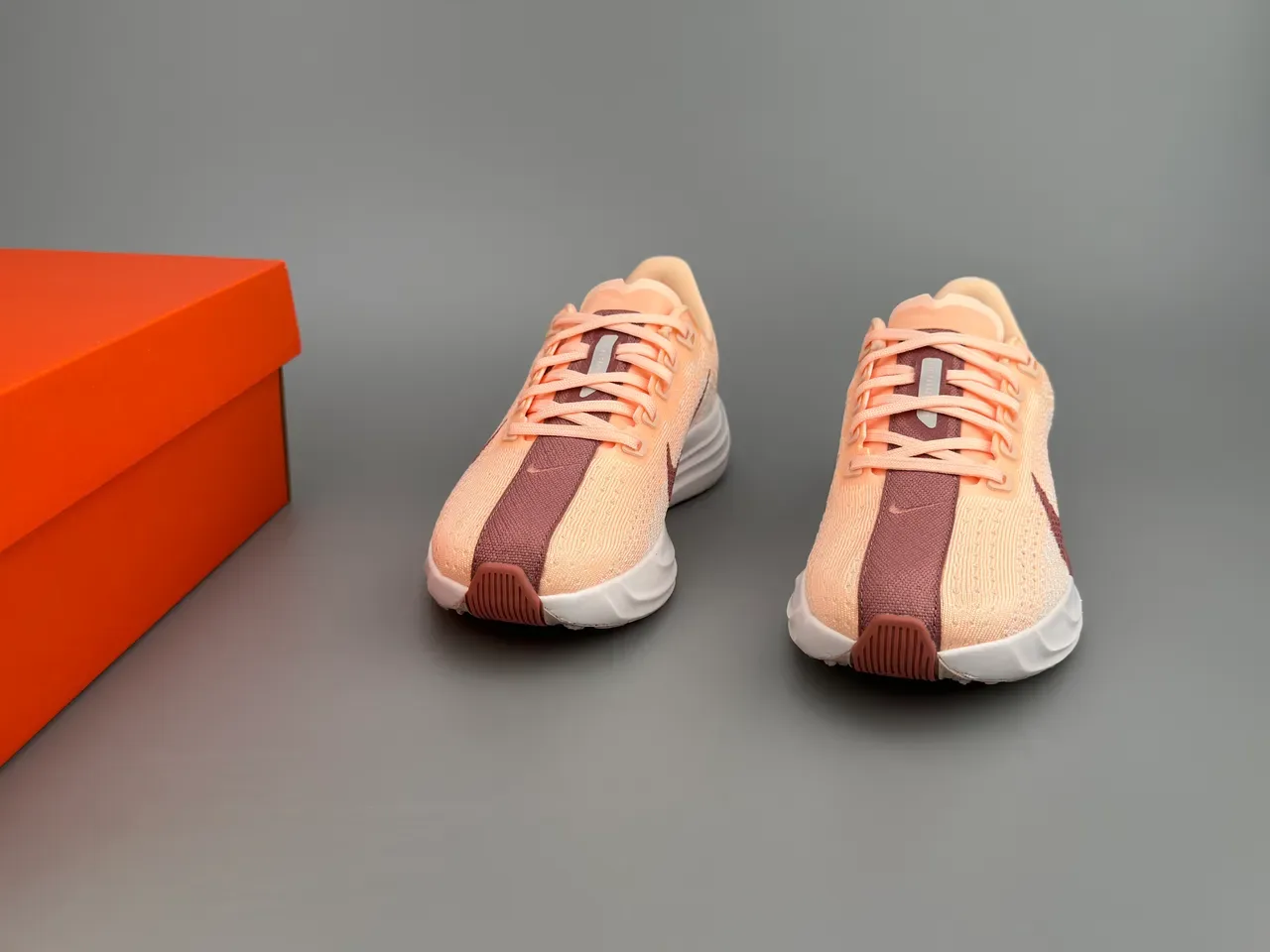 Nike Chaussures de running avec upper en tricot orange et bordeaux semelle intermédiaire sculptée blanche 3