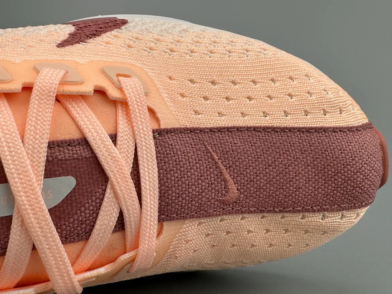 Nike Chaussures de running avec upper en tricot orange et bordeaux semelle intermédiaire sculptée blanche 4