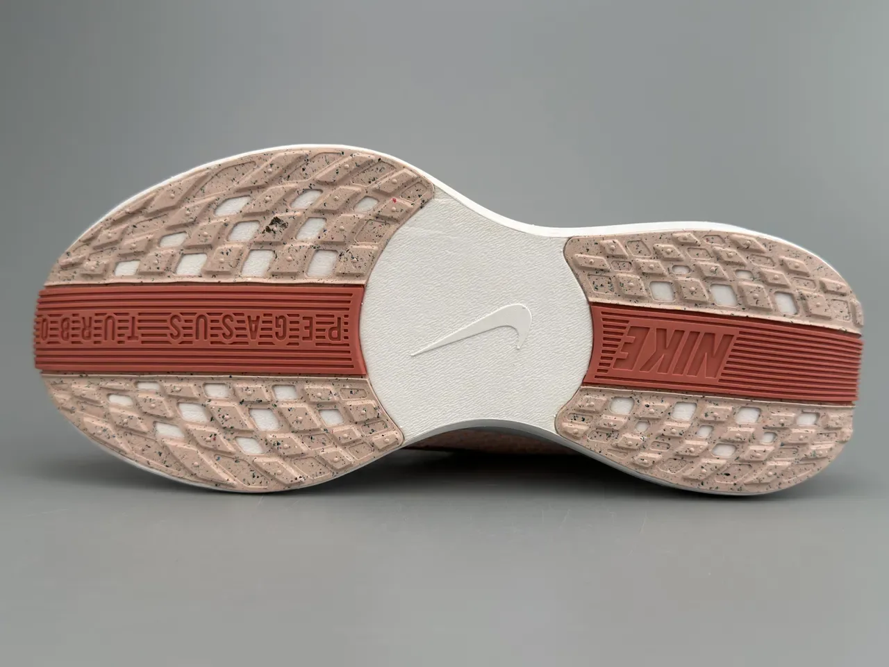 Nike Chaussures de running avec upper en tricot orange et bordeaux semelle intermédiaire sculptée blanche 8