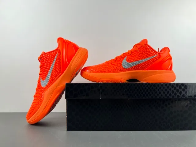 Nike Orange Silver Pebbled Synthetic Upper Low-Cut Silhouette Basketball Shoes 15