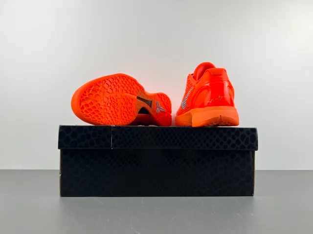 Nike Orange Silver Pebbled Synthetic Upper Low-Cut Silhouette Basketball Shoes 17