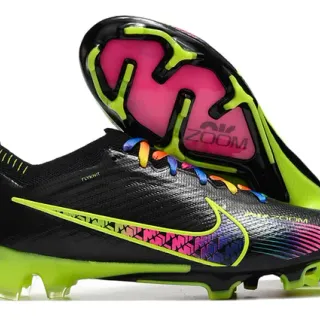Nike Phantom GT Rainbow Firm-Ground 足球鞋
