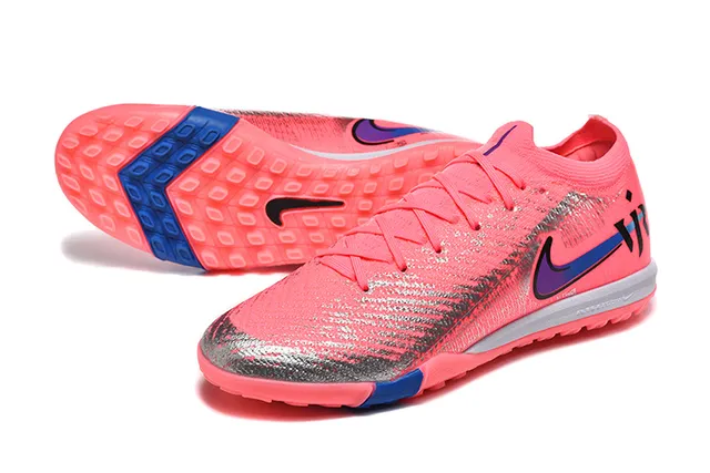 Nike Chaussures de football avec upper tricoté rose bleu col bas pour pelouse 6