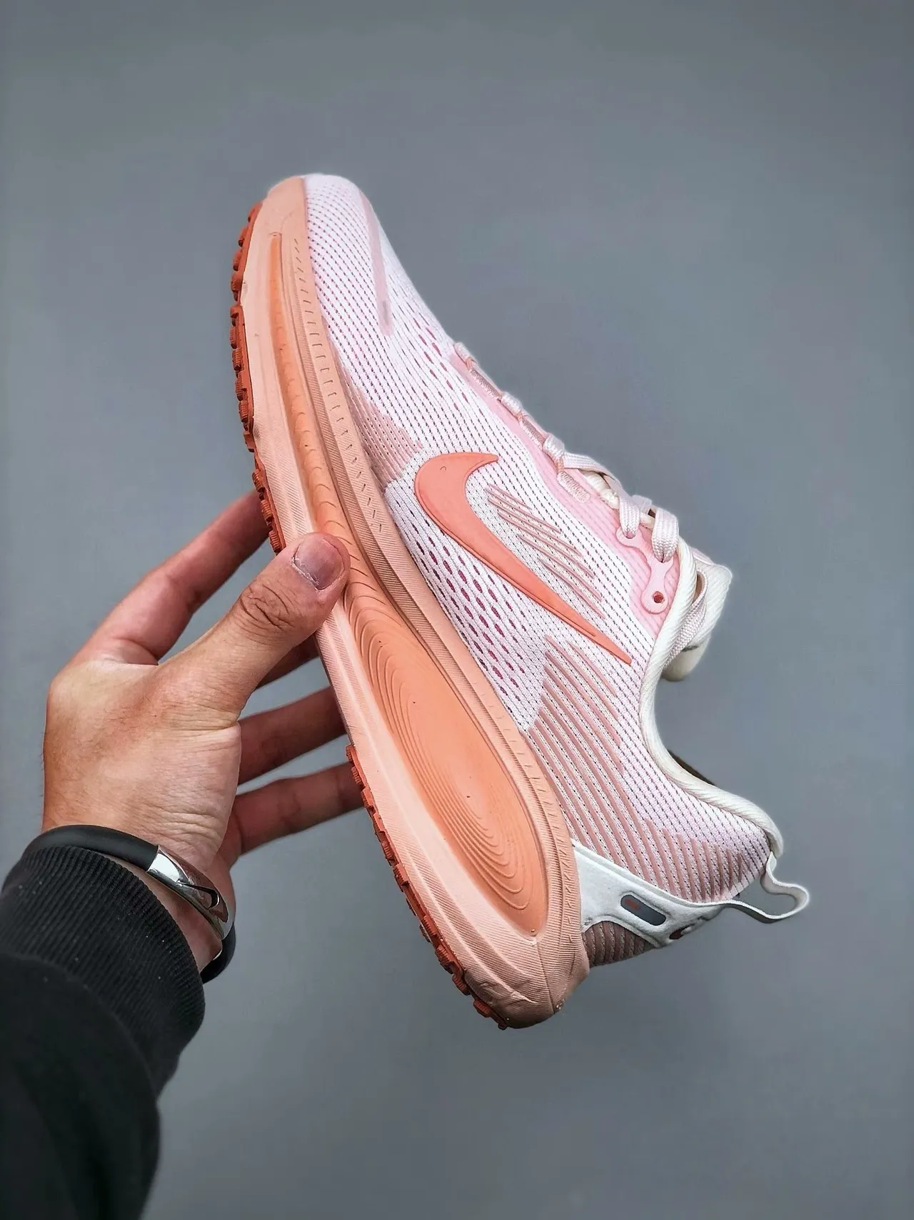 Nike Pink Orange Breathable Knit Upper Wave-Patterned Overlays Running Shoes 2