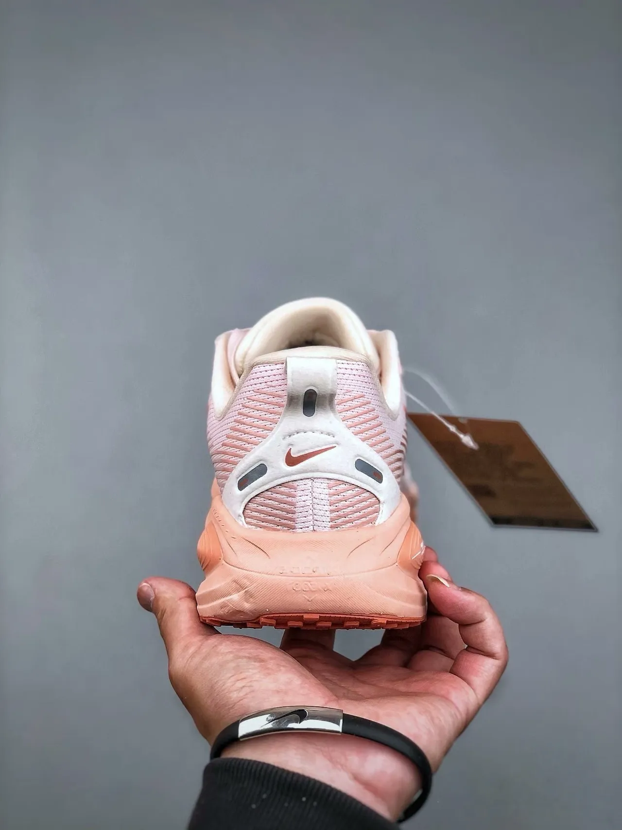 Nike Pink Orange Breathable Knit Upper Wave-Patterned Overlays Running Shoes 7