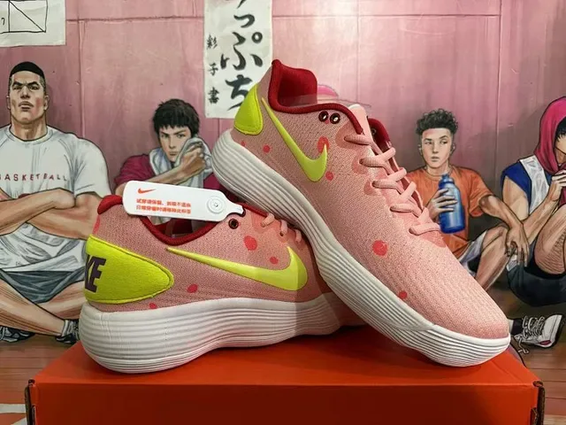 Nike Pink Red Mesh Polka Dot Lifestyle Sneakers 2