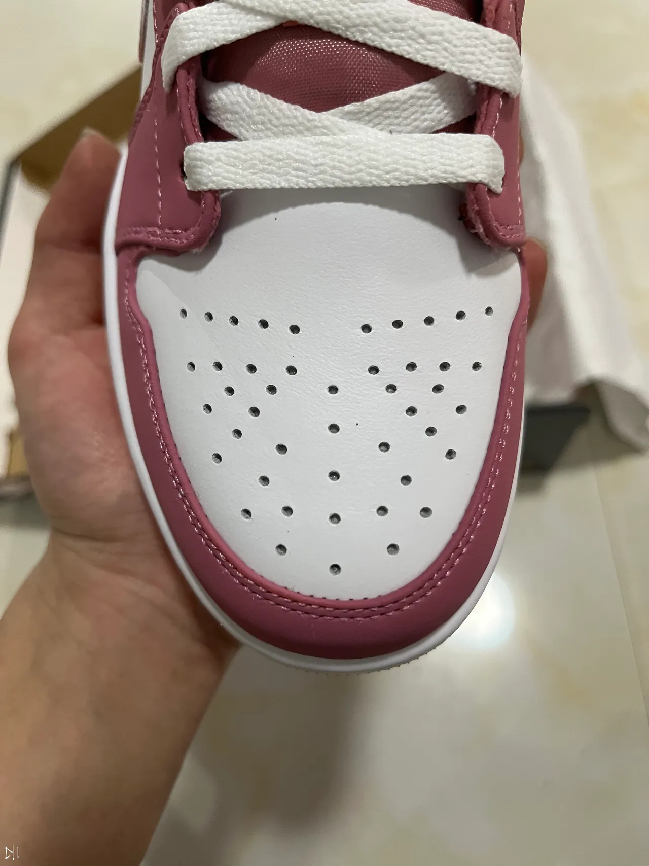 Nike Pink White Low-Top Leather-and-Synthetic Upper Lifestyle Sneakers 3