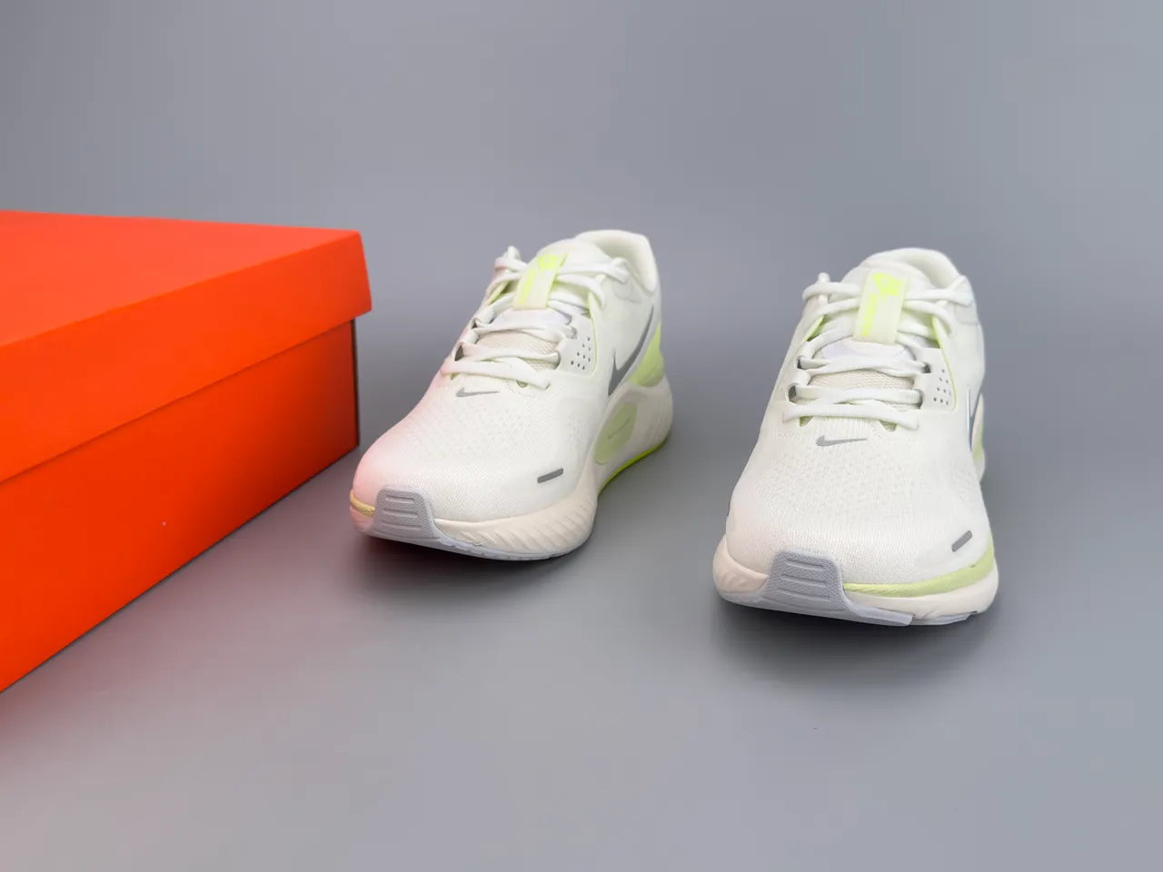 Nike ReactX White Yellow Engineered Mesh Upper Sculpted Midsole Running Shoes 3