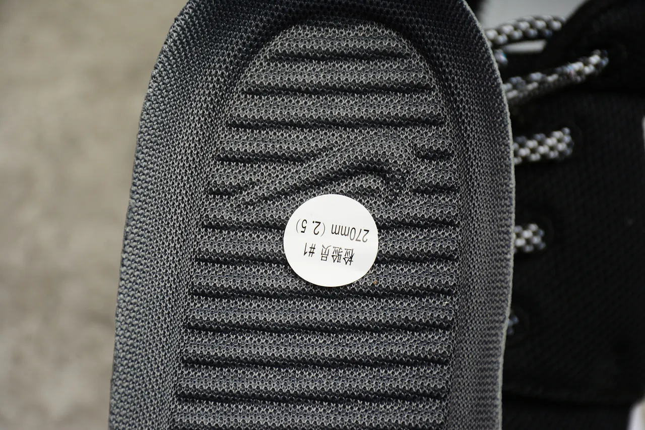 Nike Roshe One Black and White Lifestyle Sneakers 7