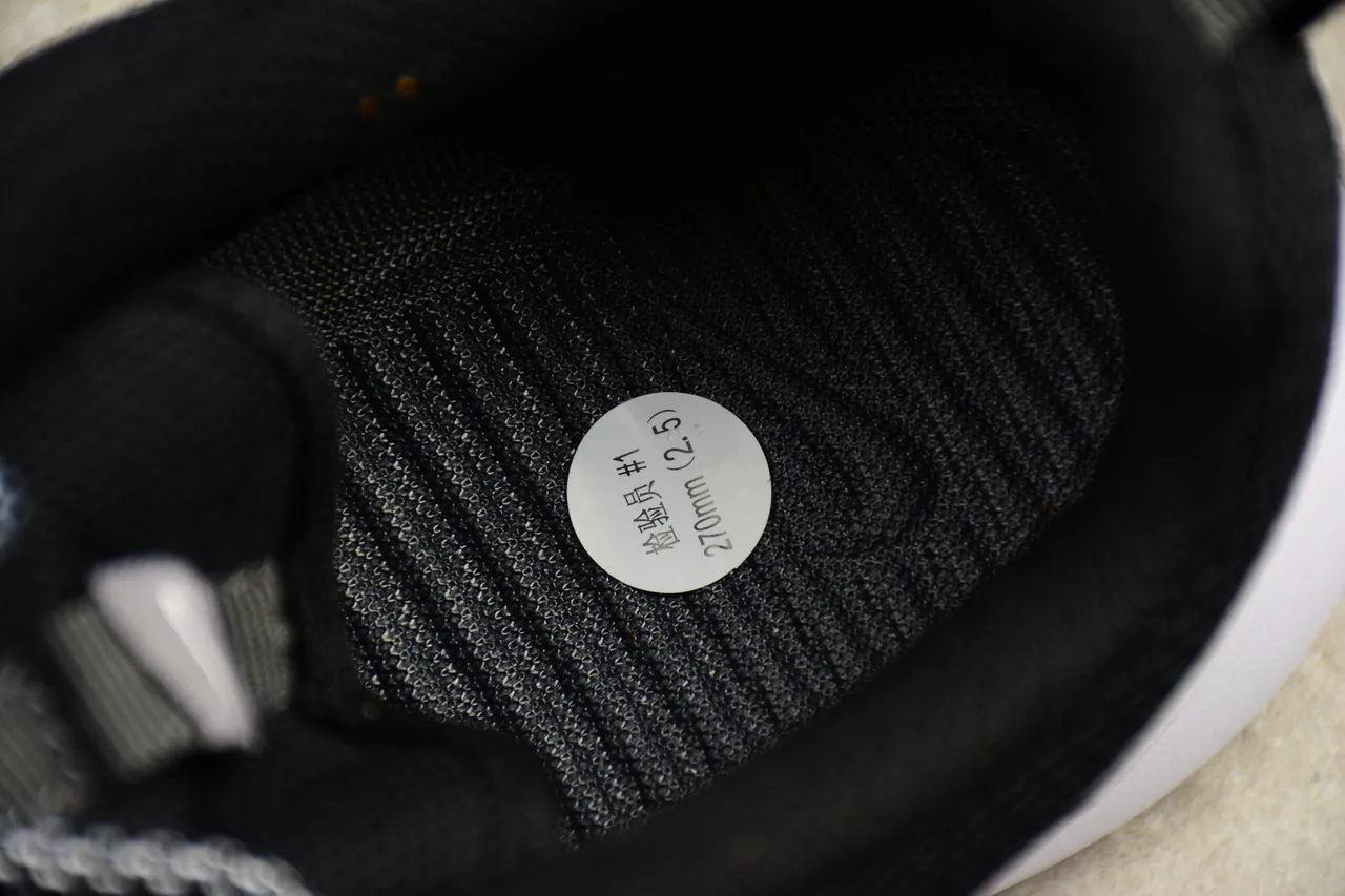Nike Roshe One Black and White Lifestyle Sneakers 11