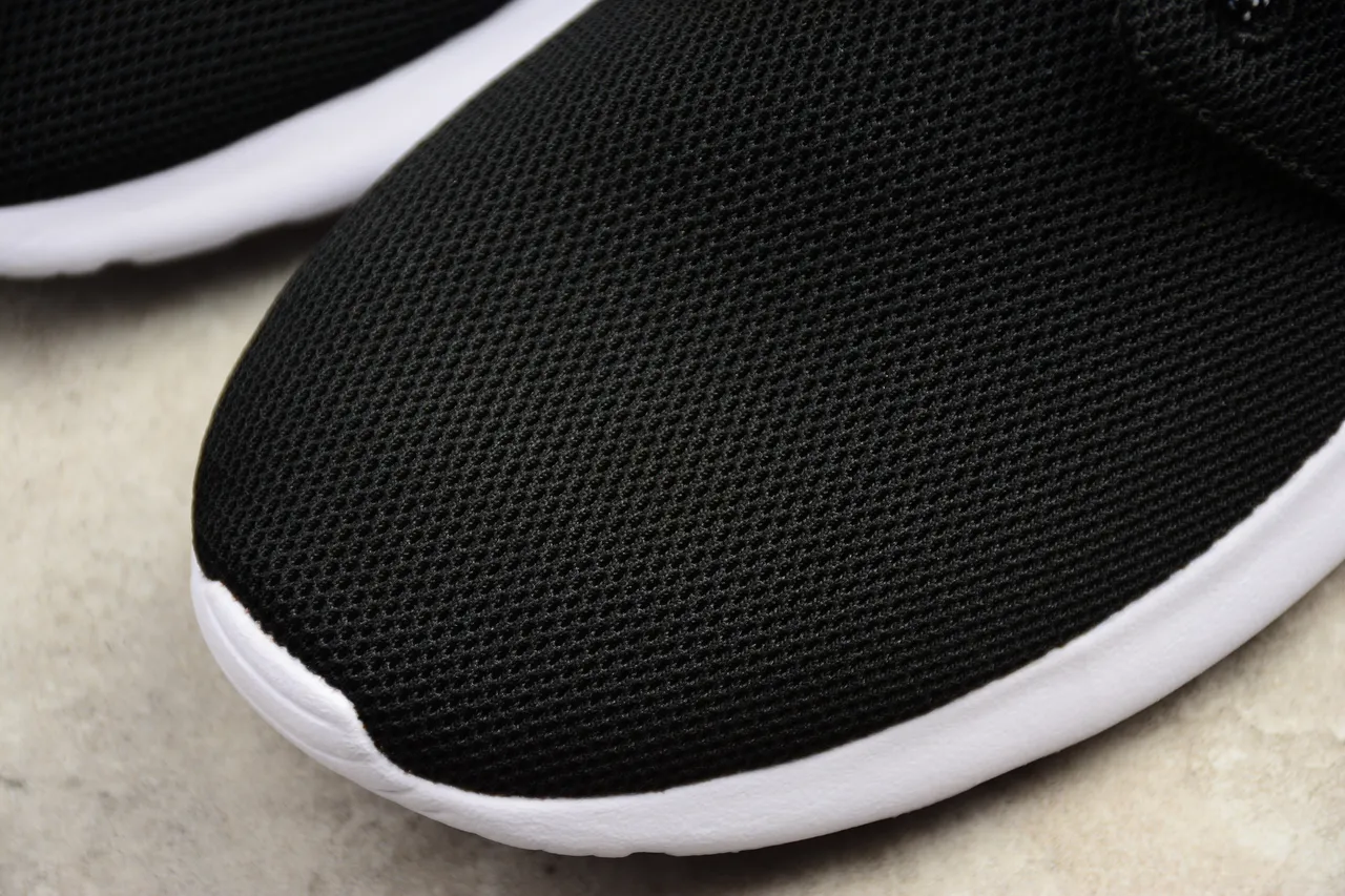 Nike Roshe One Black and White Lifestyle Sneakers 14