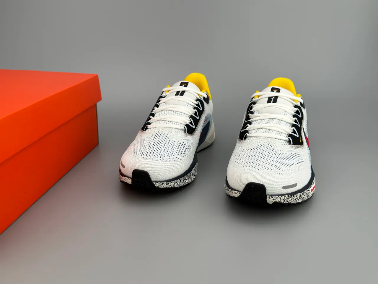 Nike Running Shoe White Navy Red Yellow Speckled Outsole Running Shoes 3