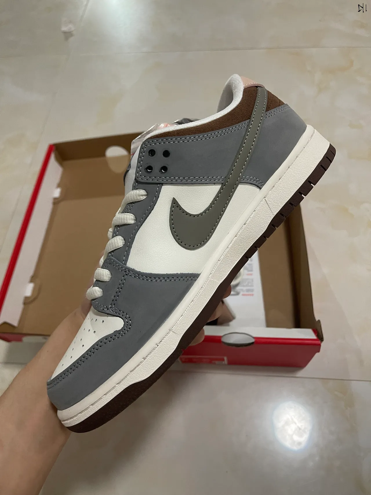 Nike SB Dunk Low 灰白棕滑板鞋 5