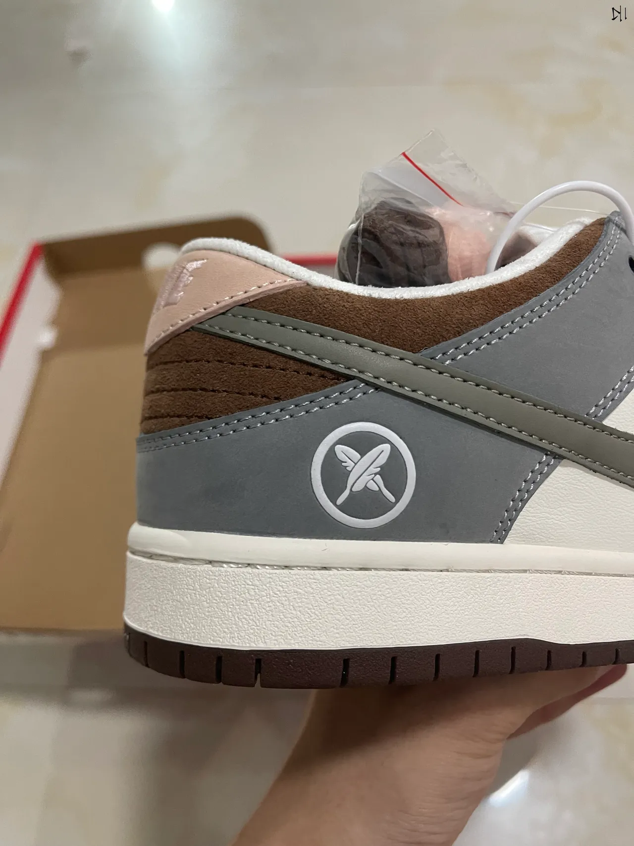 Nike SB Dunk Low 灰白棕滑板鞋 8