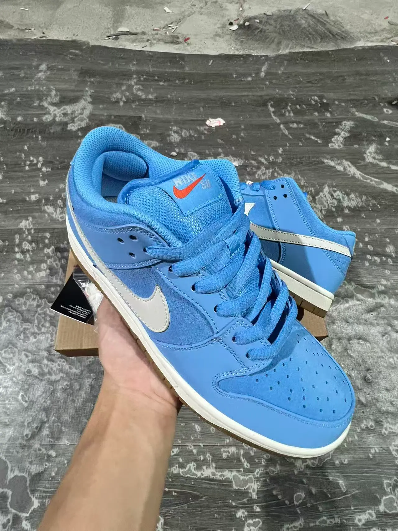 Nike SB Dunk Low Light Blue Suede Skateboard Shoes 2