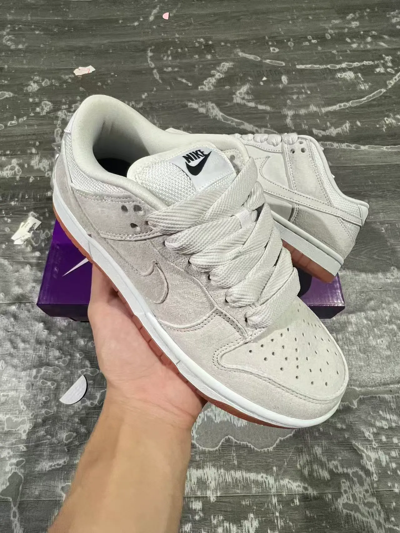 Nike SB Dunk Low أحذية تزلج رمادي فاتح جوم 2