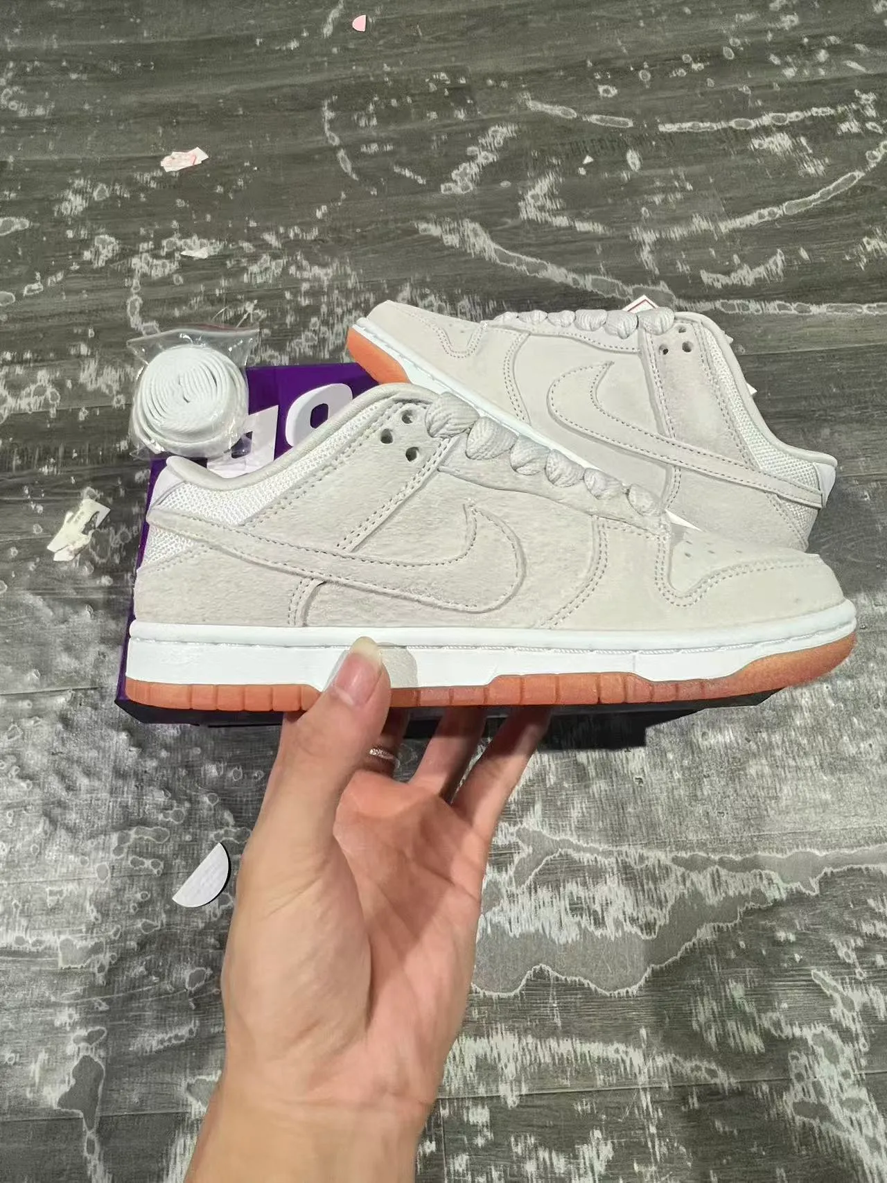 Nike SB Dunk Low أحذية تزلج رمادي فاتح جوم 7