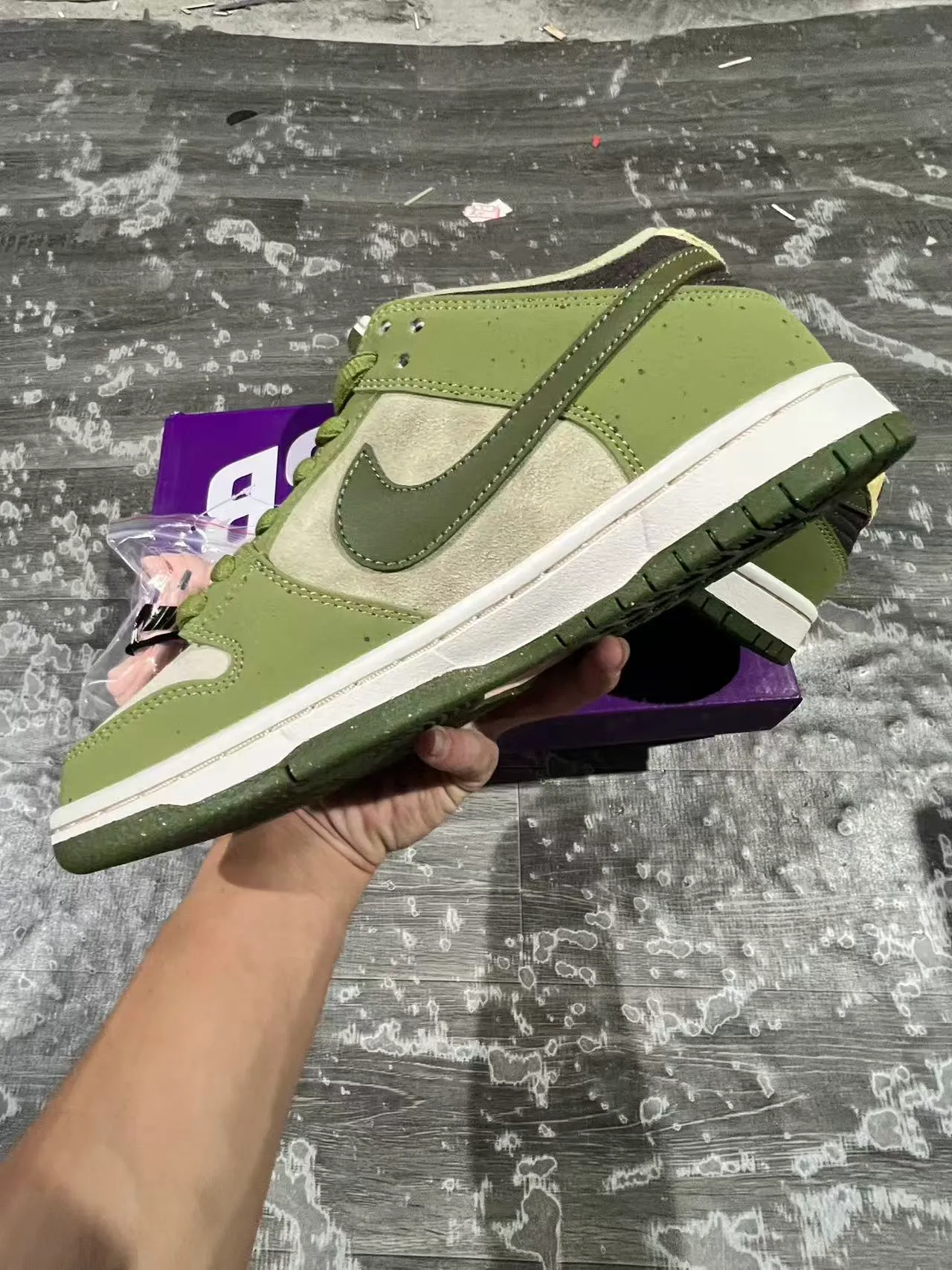 Nike SB Dunk Low Verde Oliva Creme Suede Tênis de Skateboard 5