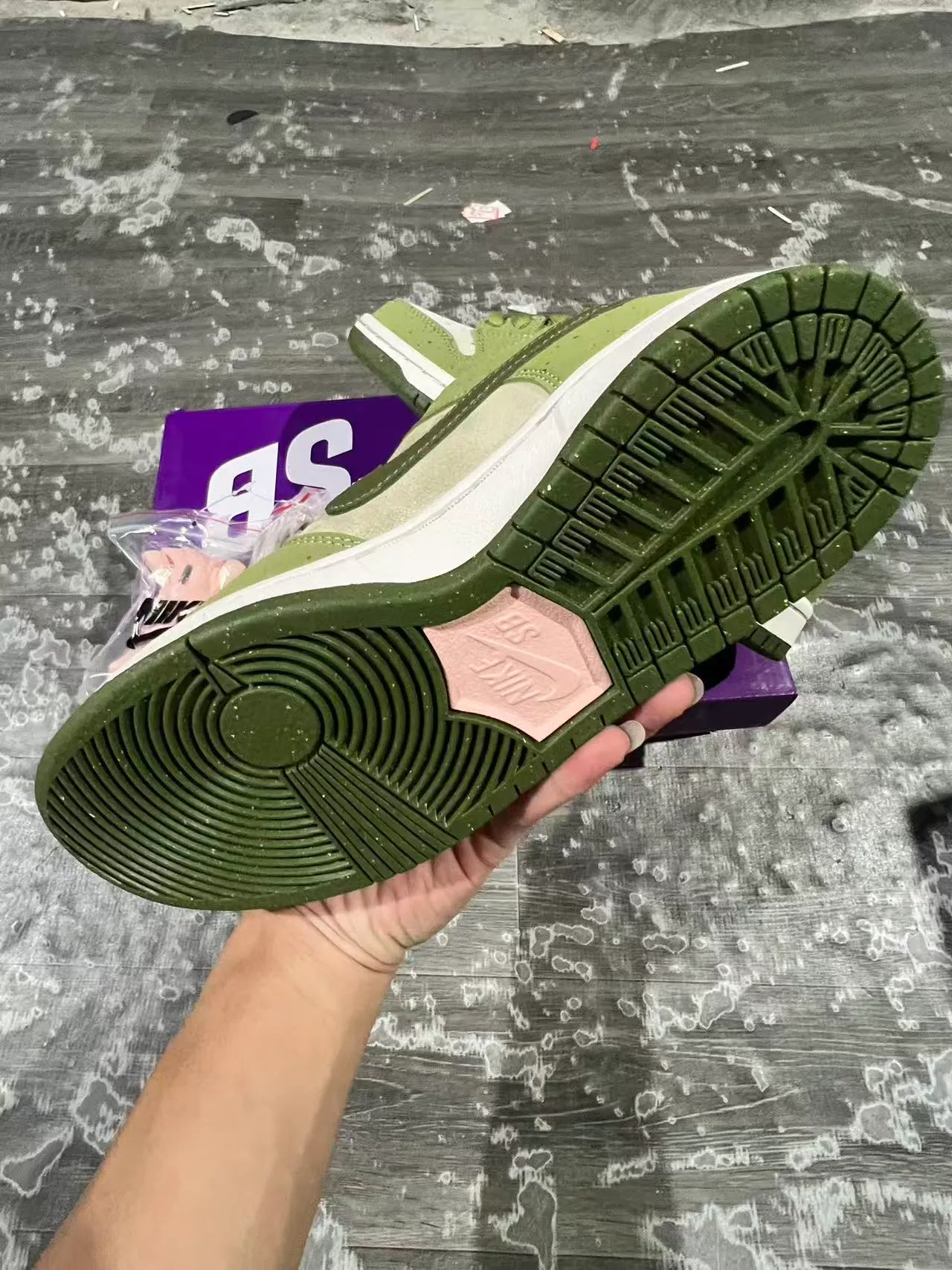Nike SB Dunk Low Verde Oliva Creme Suede Tênis de Skateboard 6