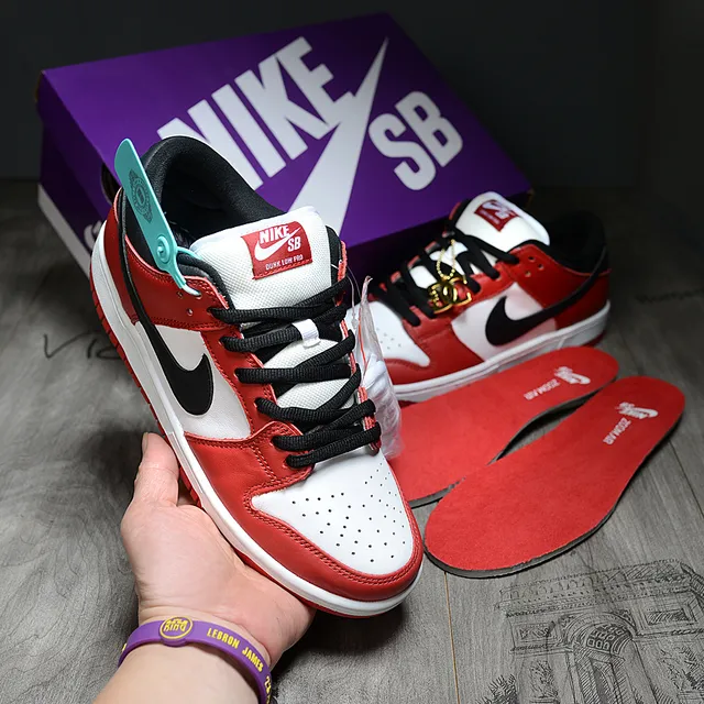 Nike SB Dunk Low Red White Black Skateboard Shoes 2