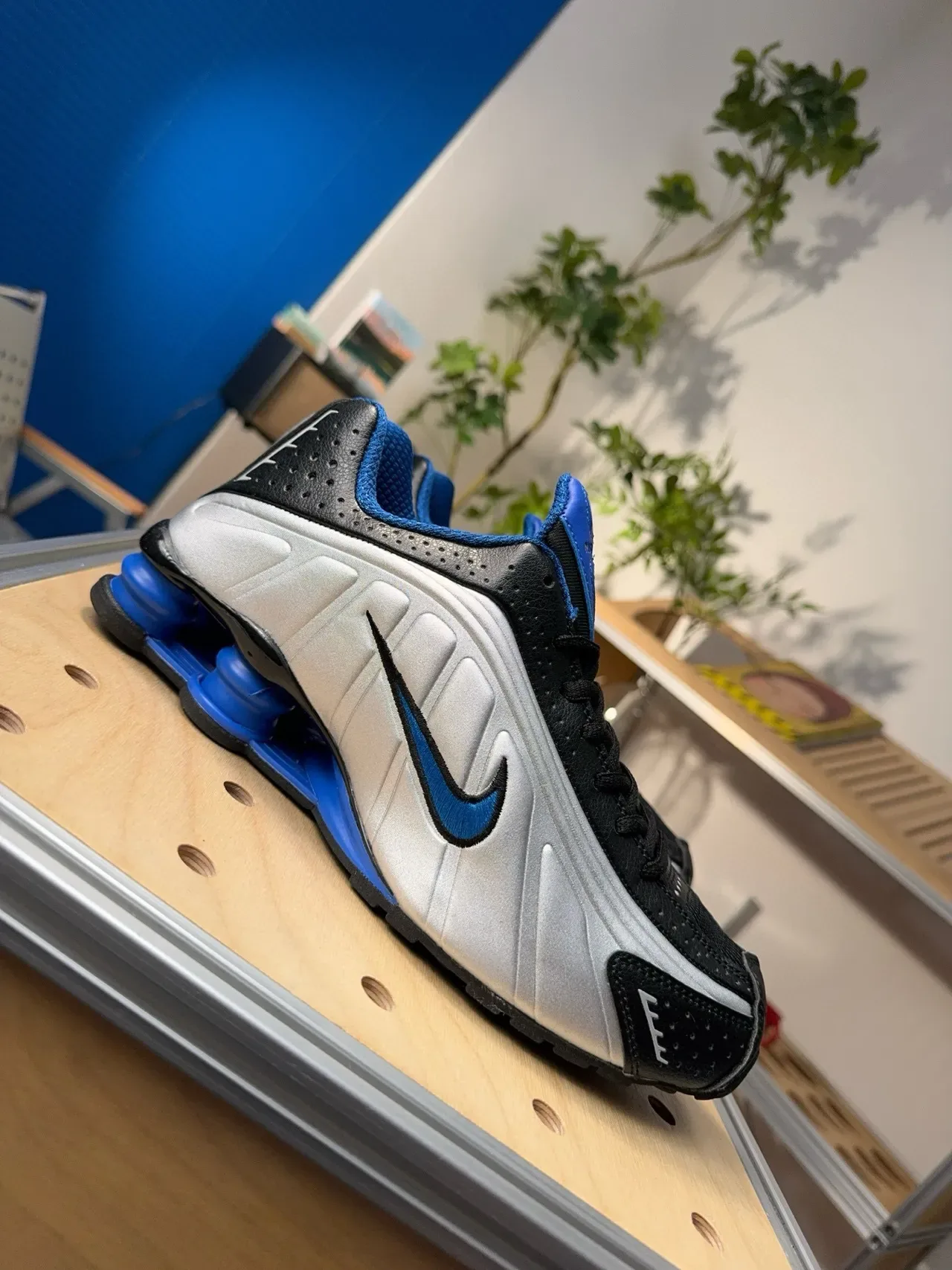 Nike Shox R4 Silver Black Blue Lifestyle Sneakers 3