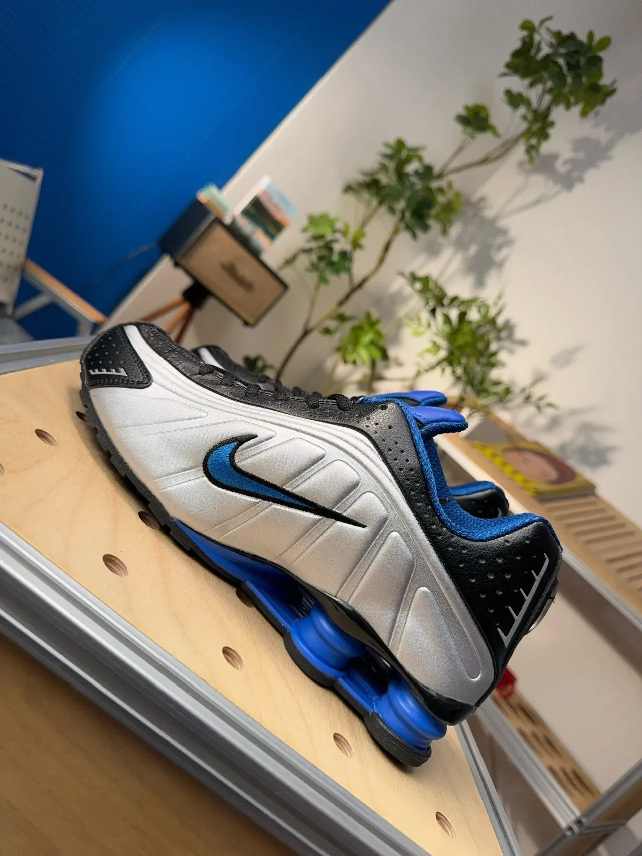 Nike Shox R4 Silver Black Blue Lifestyle Sneakers 4