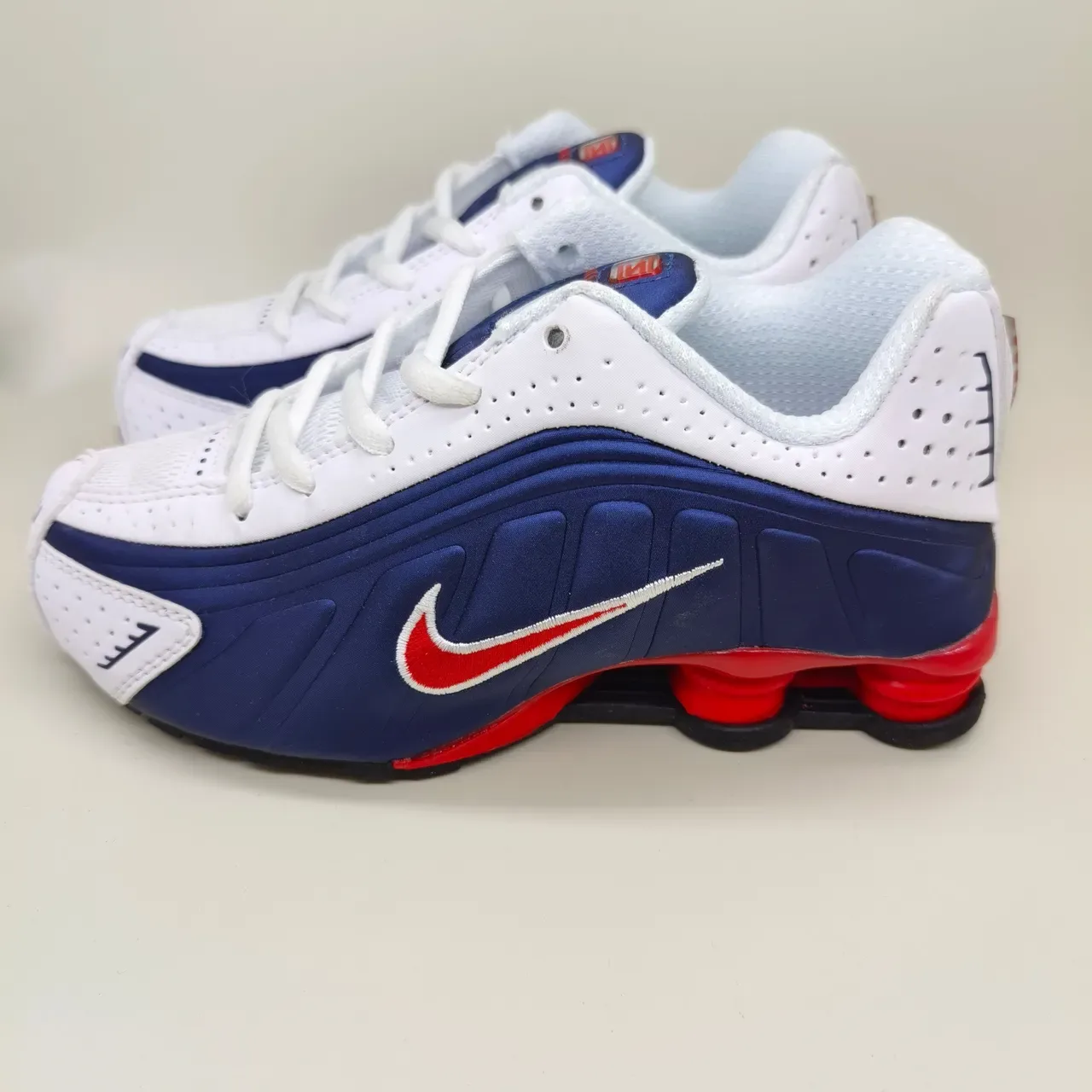Nike Shox White Gray Perforated Mesh Upper Sculpted Layered Midsole Lifestyle Sneakers 3