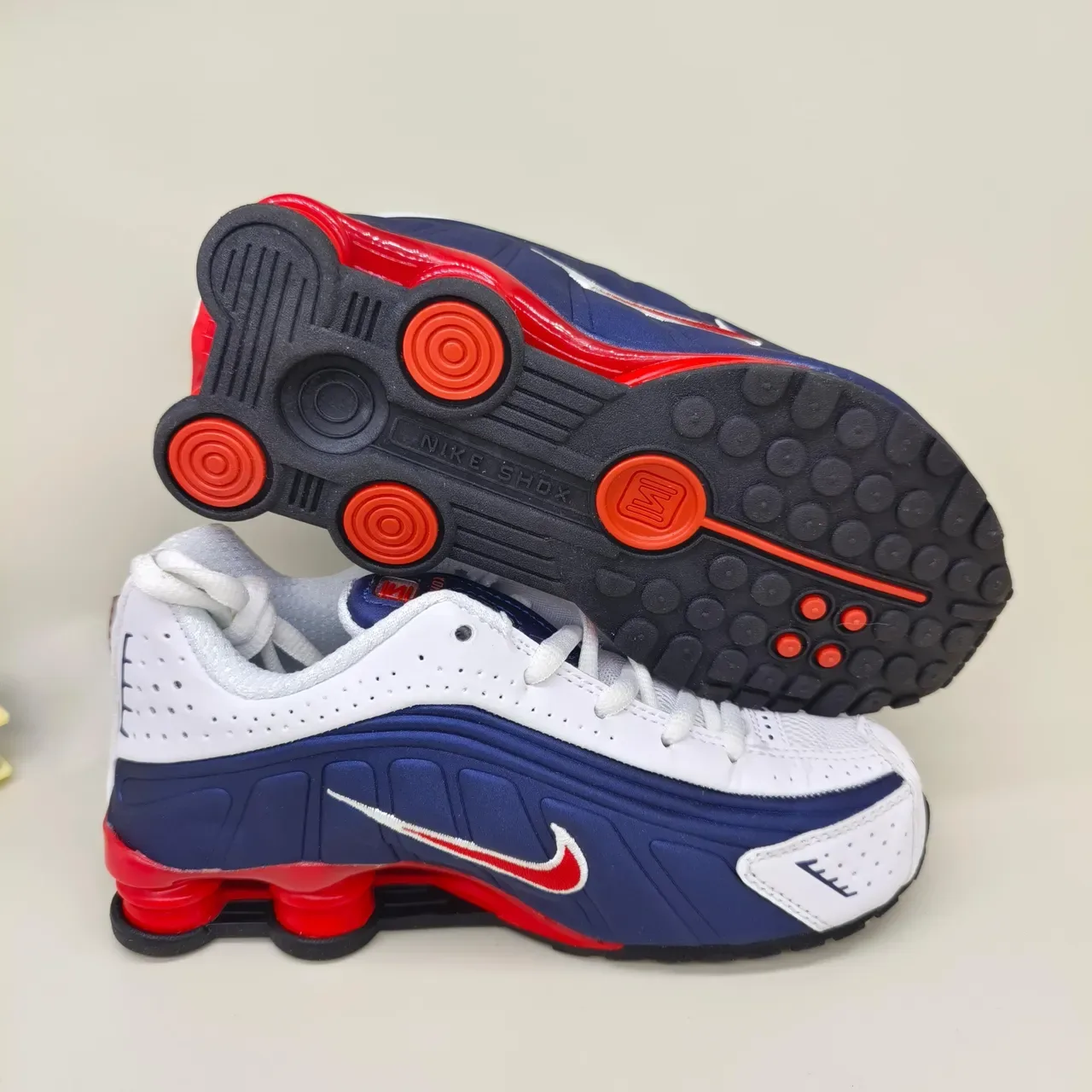 Nike Shox White Gray Perforated Mesh Upper Sculpted Layered Midsole Lifestyle Sneakers 4