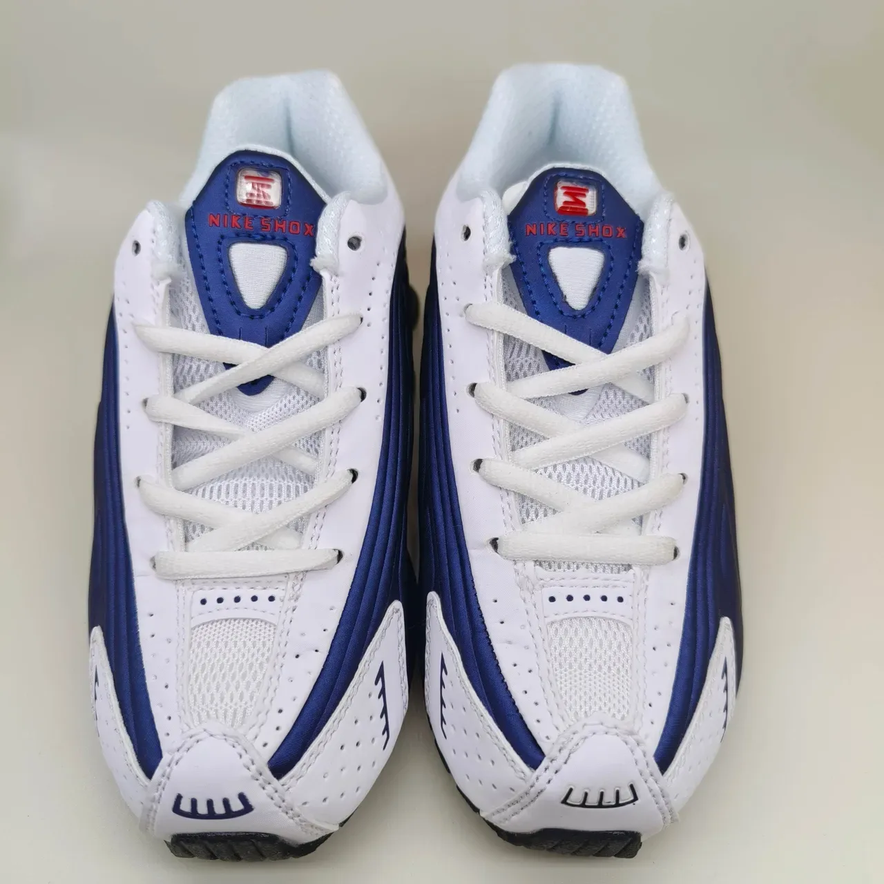 Nike Shox White Gray Perforated Mesh Upper Sculpted Layered Midsole Lifestyle Sneakers 6