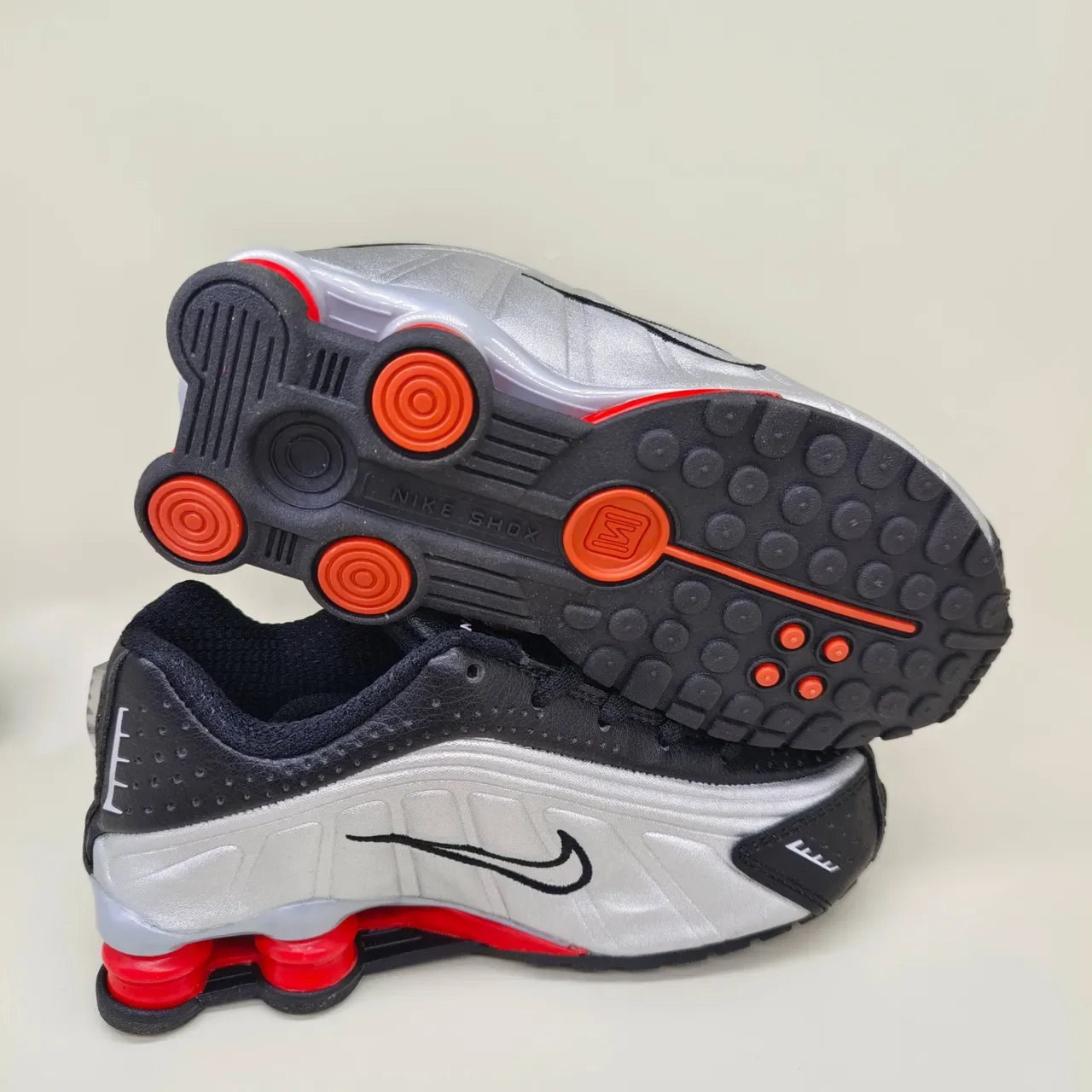 Nike Shox White Gray Perforated Mesh Upper Sculpted Layered Midsole Lifestyle Sneakers 11