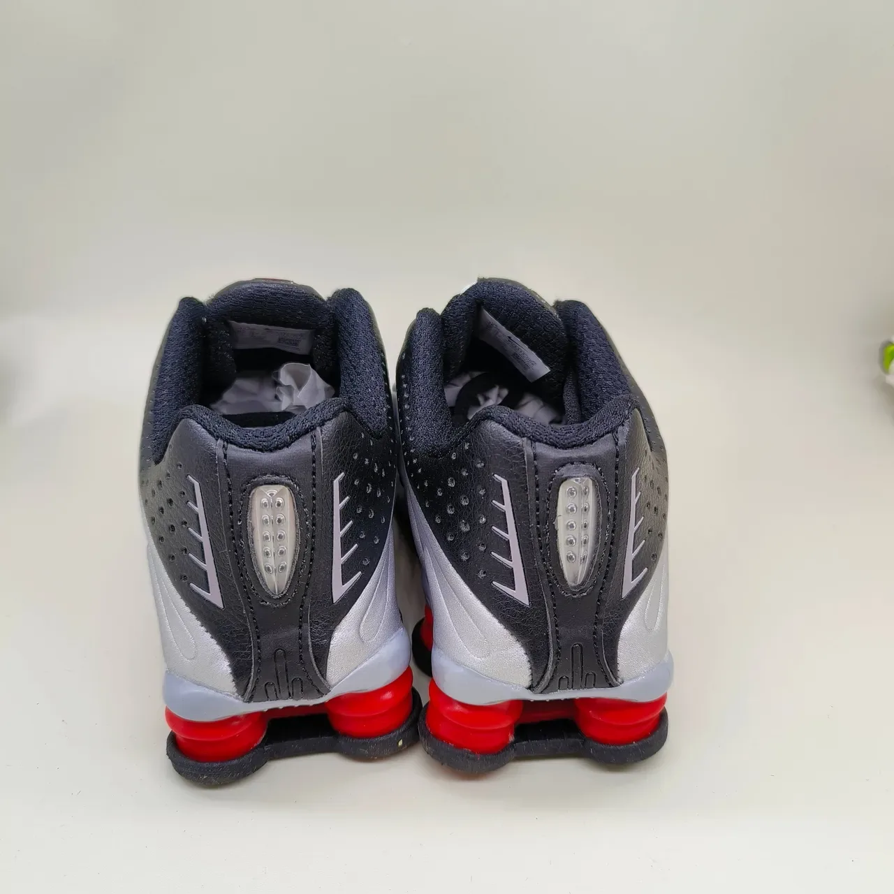 Nike Shox White Gray Perforated Mesh Upper Sculpted Layered Midsole Lifestyle Sneakers 12