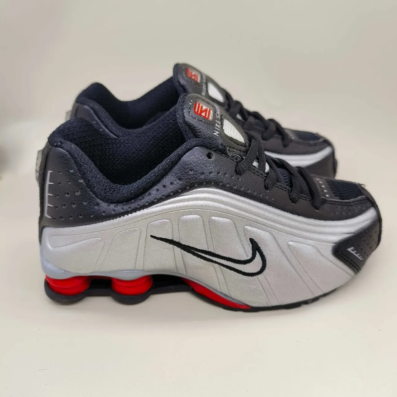 Nike Shox White Gray Perforated Mesh Upper Sculpted Layered Midsole Lifestyle Sneakers 14