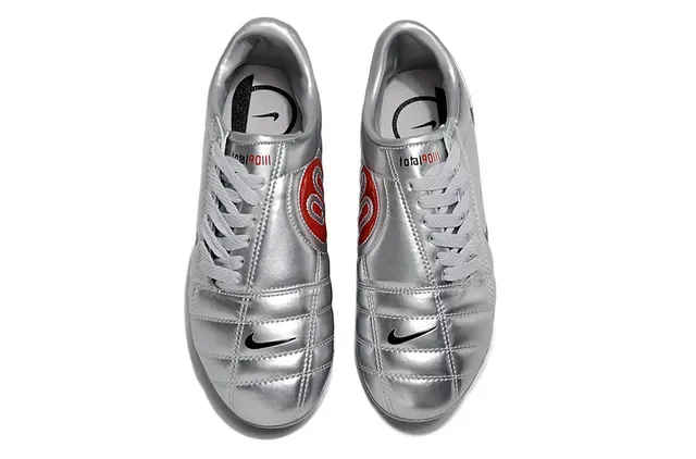 Nike Silver Black Metallic Chaussures de football tige matelacée basse cleat pour terrain ferme 2