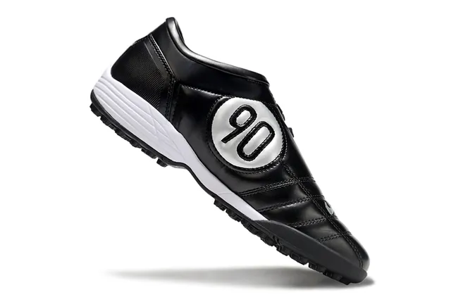 Nike Total 90 III Zapatos de fútbol Turf Negro y Blanco 6