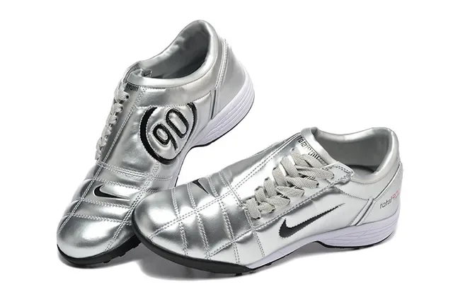 Nike Total 90 III Argent Noir Rouge Chaussures de Football Turf 2